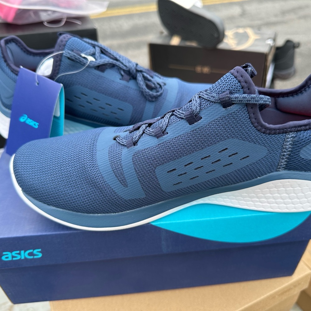 Men’s running shoes ASICS